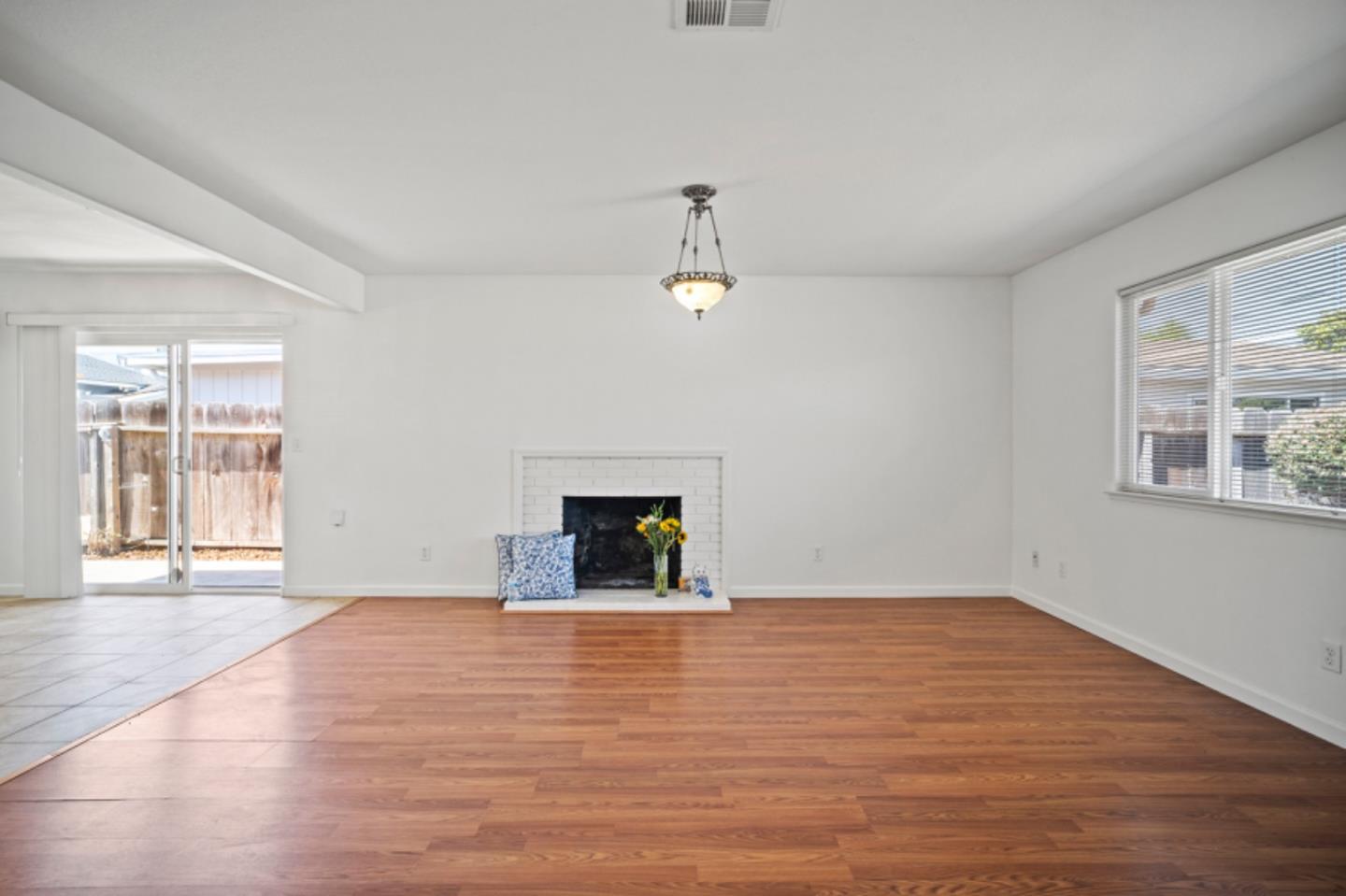Detail Gallery Image 6 of 23 For 548 Hannon Ave, Monterey,  CA 93940 - 3 Beds | 2 Baths