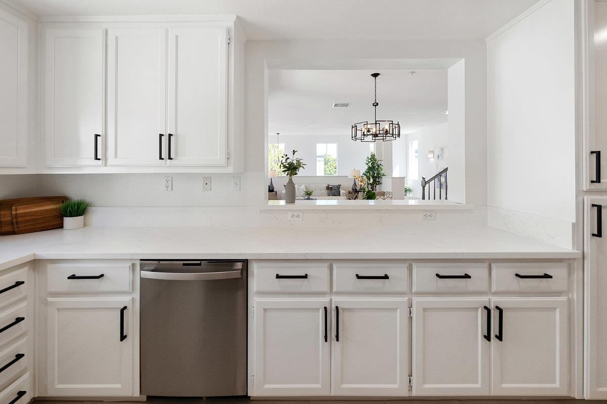 Detail Gallery Image 11 of 41 For 700 Baltic Cir #732,  Redwood Shores,  CA 94065 - 2 Beds | 2/1 Baths