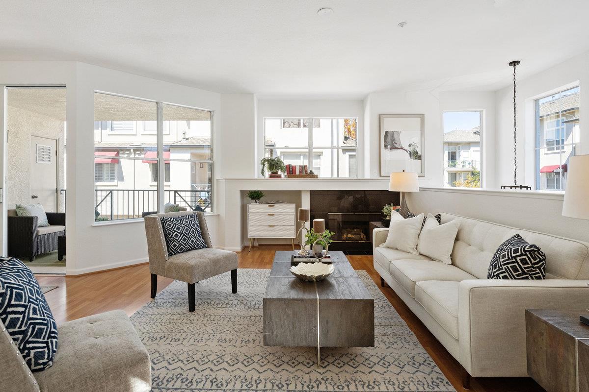 Detail Gallery Image 3 of 41 For 700 Baltic Cir #732,  Redwood Shores,  CA 94065 - 2 Beds | 2/1 Baths