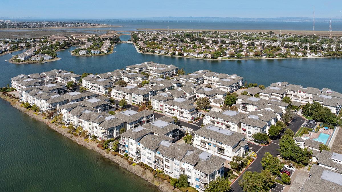 Detail Gallery Image 33 of 41 For 700 Baltic Cir #732,  Redwood Shores,  CA 94065 - 2 Beds | 2/1 Baths