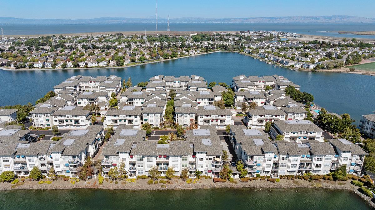 Detail Gallery Image 34 of 41 For 700 Baltic Cir #732,  Redwood Shores,  CA 94065 - 2 Beds | 2/1 Baths