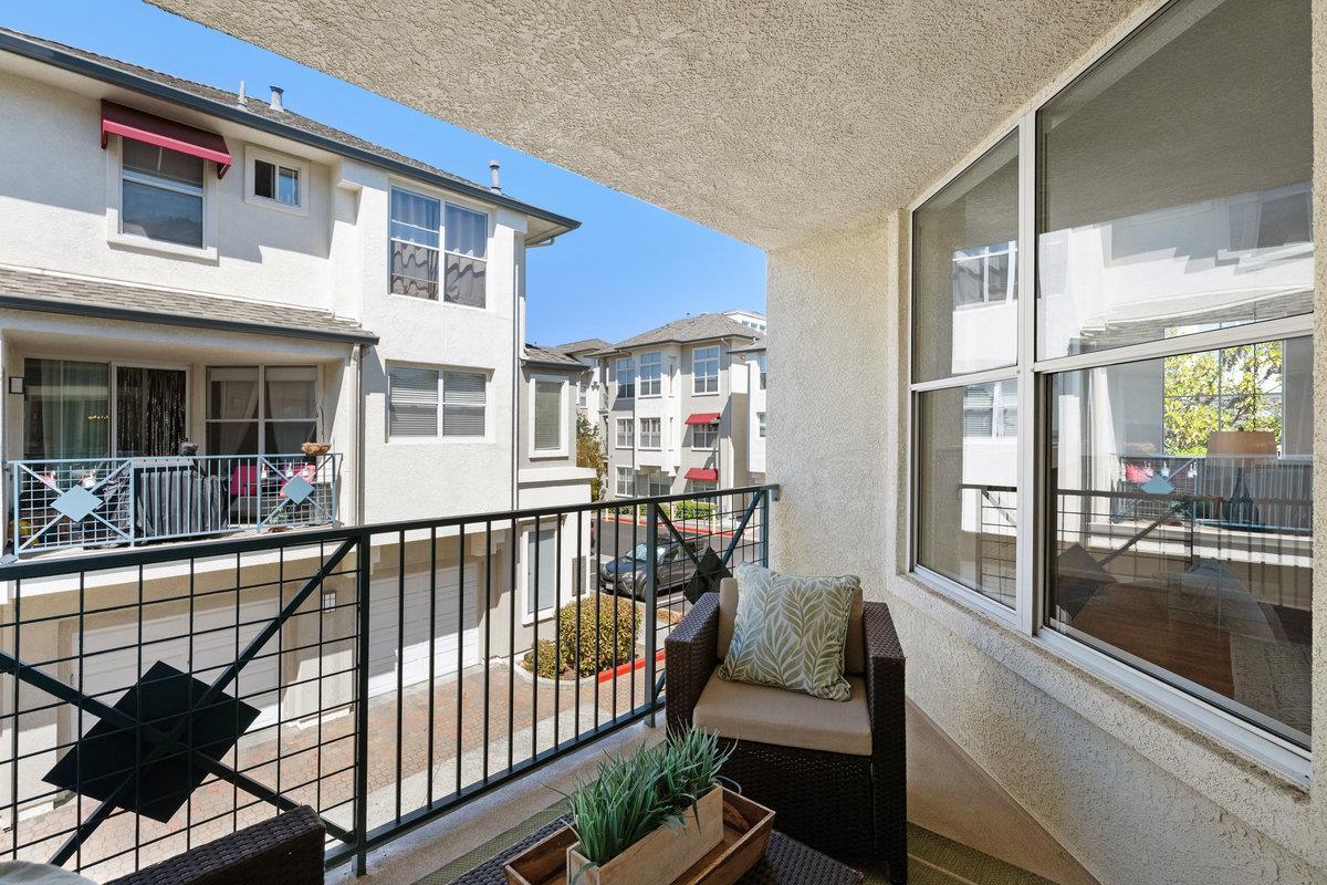 Detail Gallery Image 8 of 41 For 700 Baltic Cir #732,  Redwood Shores,  CA 94065 - 2 Beds | 2/1 Baths
