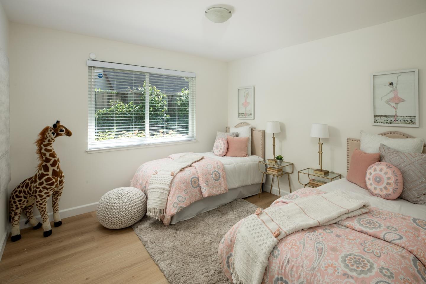 Detail Gallery Image 12 of 23 For 1335 Bobolink Cir, Sunnyvale,  CA 94087 - 3 Beds | 2 Baths