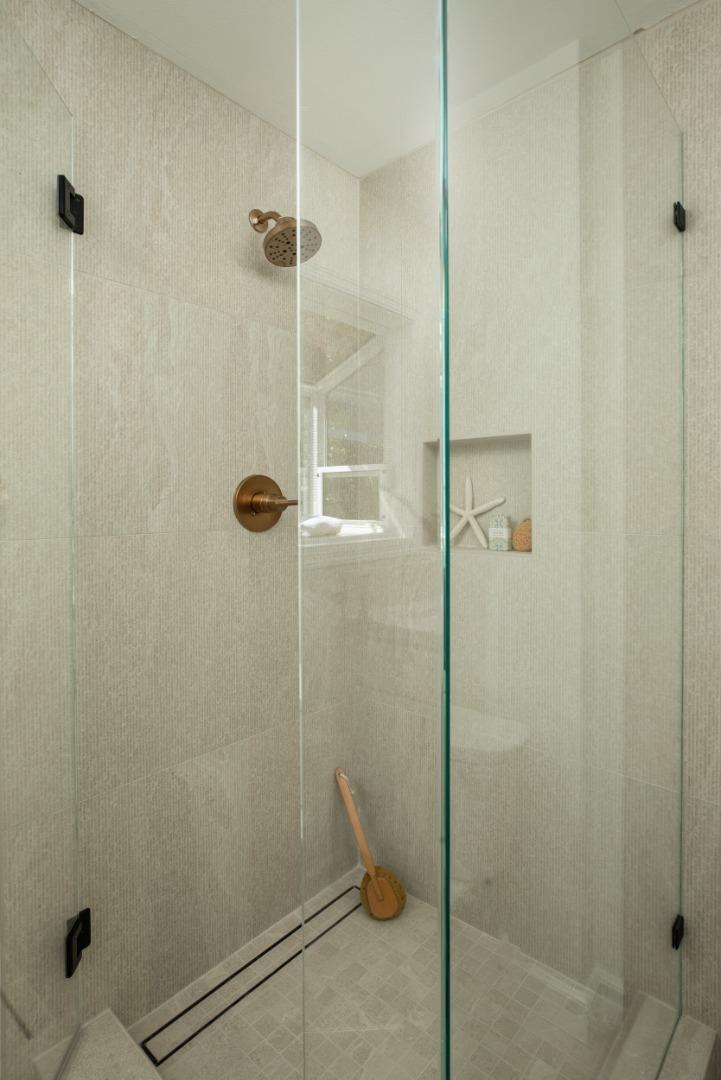 Detail Gallery Image 16 of 23 For 1335 Bobolink Cir, Sunnyvale,  CA 94087 - 3 Beds | 2 Baths