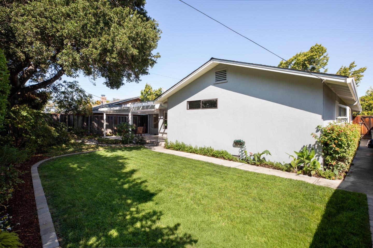 Detail Gallery Image 21 of 23 For 1335 Bobolink Cir, Sunnyvale,  CA 94087 - 3 Beds | 2 Baths