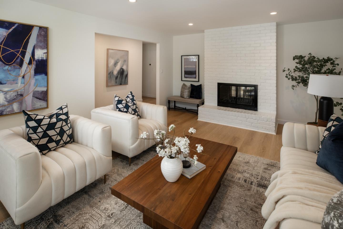 Detail Gallery Image 3 of 23 For 1335 Bobolink Cir, Sunnyvale,  CA 94087 - 3 Beds | 2 Baths
