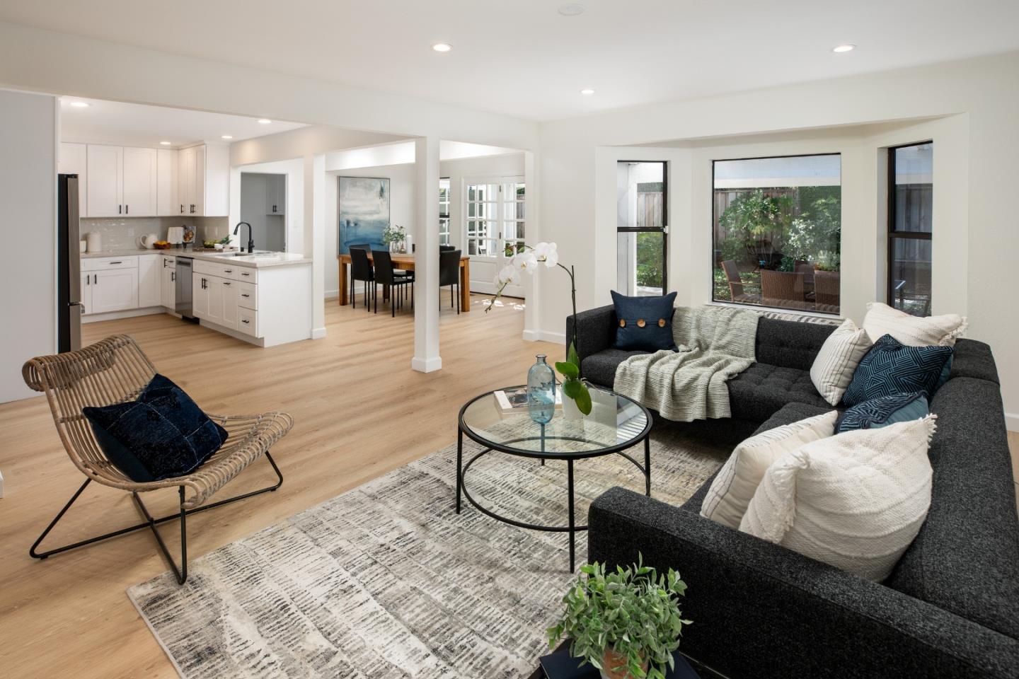 Detail Gallery Image 7 of 23 For 1335 Bobolink Cir, Sunnyvale,  CA 94087 - 3 Beds | 2 Baths