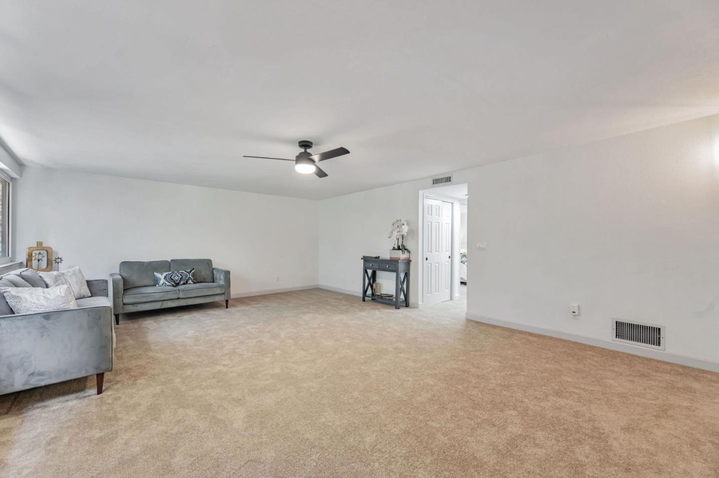 Detail Gallery Image 18 of 38 For 277 Dondero Way, San Jose,  CA 95119 - 5 Beds | 2/1 Baths