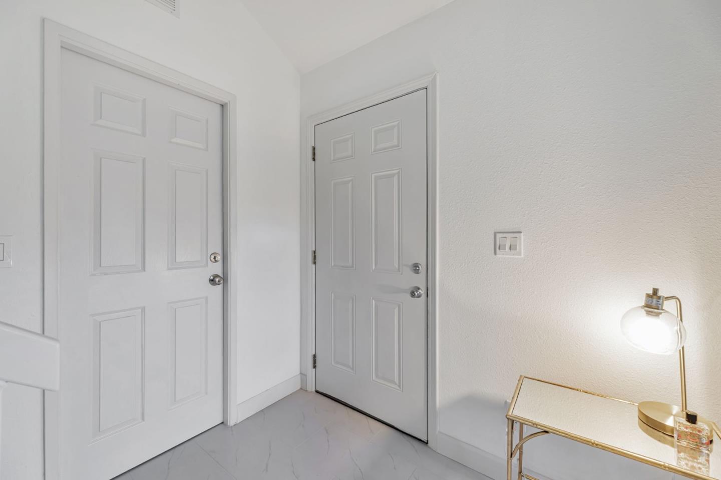 Detail Gallery Image 6 of 38 For 277 Dondero Way, San Jose,  CA 95119 - 5 Beds | 2/1 Baths