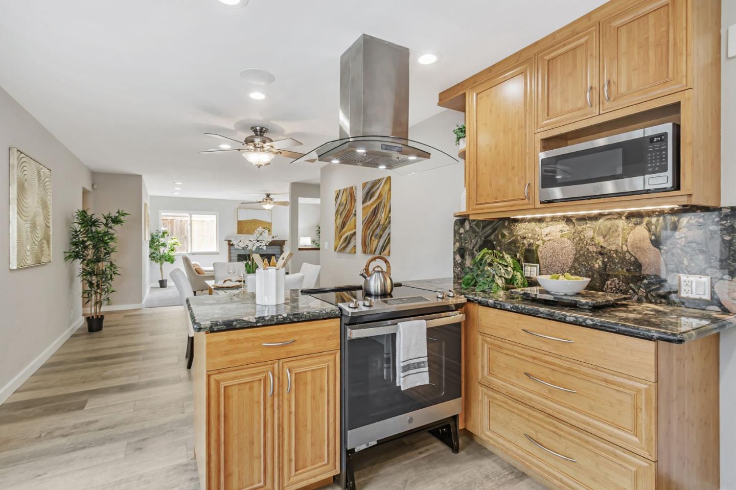Detail Gallery Image 10 of 51 For 364 Utica Ln, San Jose,  CA 95123 - 3 Beds | 2 Baths