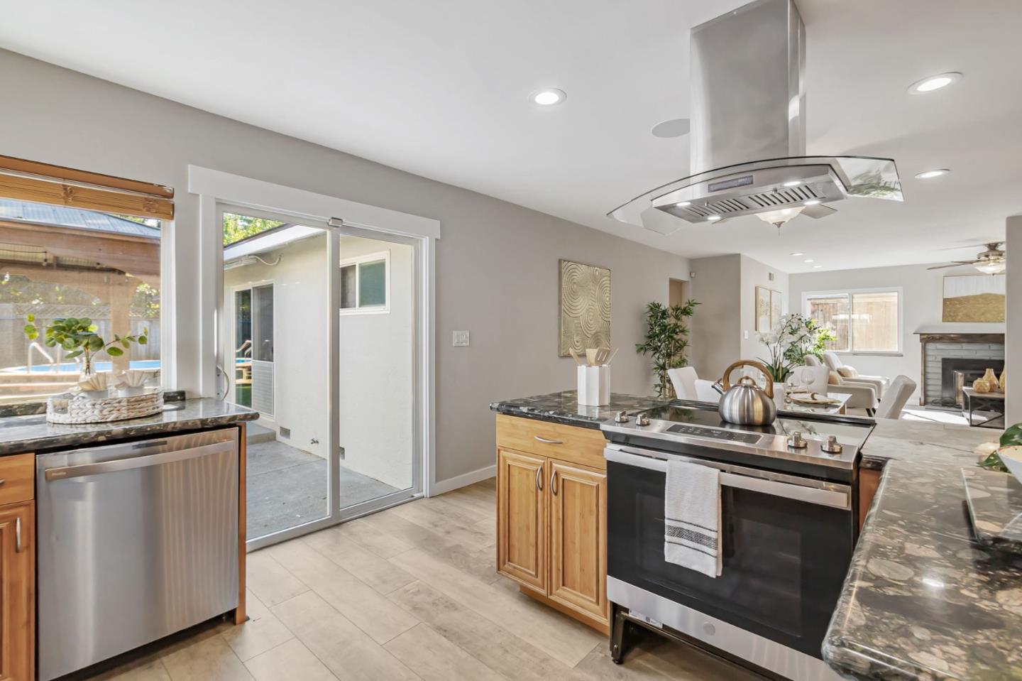 Detail Gallery Image 11 of 51 For 364 Utica Ln, San Jose,  CA 95123 - 3 Beds | 2 Baths