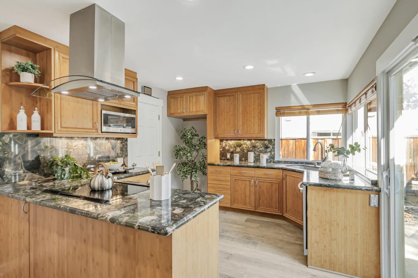 Detail Gallery Image 14 of 51 For 364 Utica Ln, San Jose,  CA 95123 - 3 Beds | 2 Baths