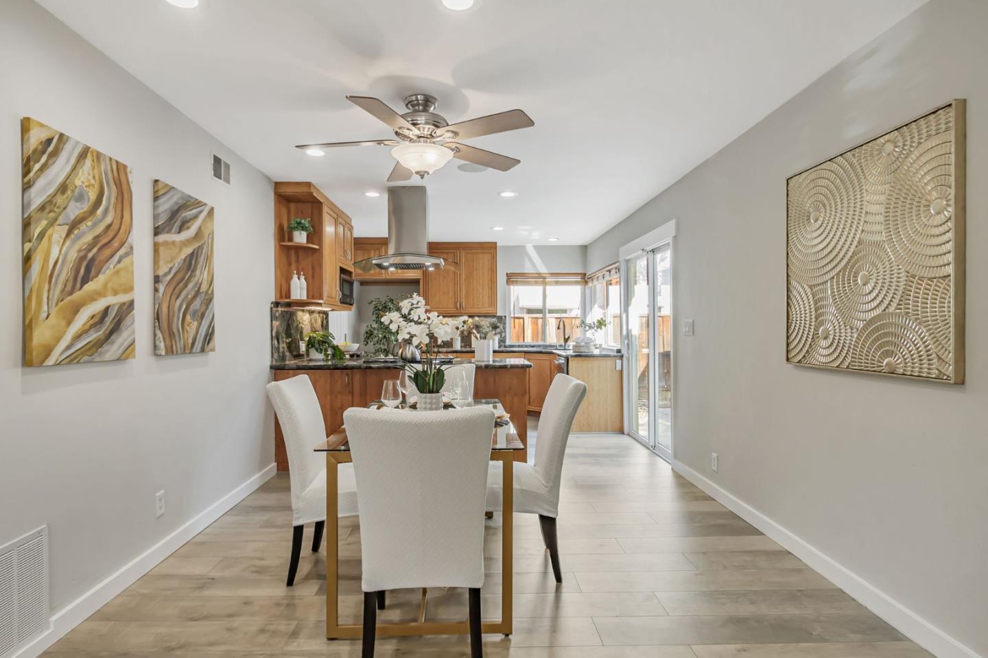 Detail Gallery Image 16 of 51 For 364 Utica Ln, San Jose,  CA 95123 - 3 Beds | 2 Baths
