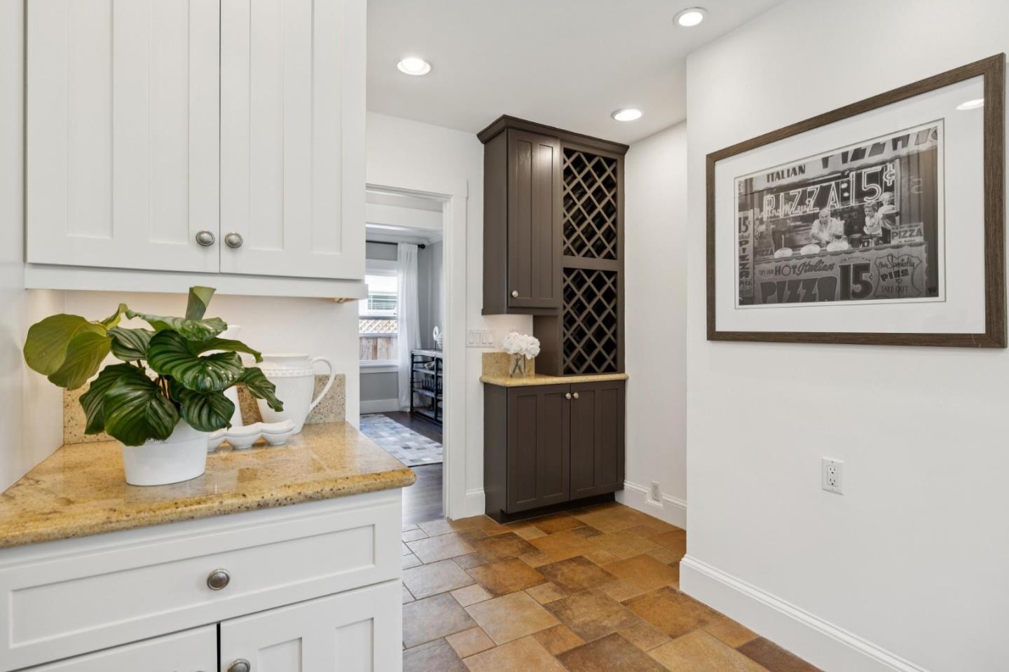 Detail Gallery Image 15 of 50 For 1325 Paloma Ave, Burlingame,  CA 94010 - 4 Beds | 2/1 Baths