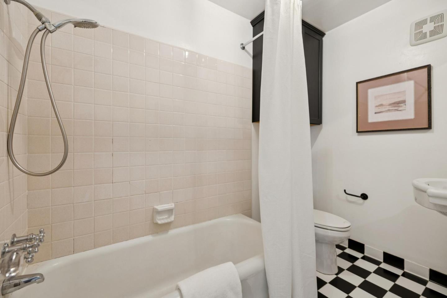 Detail Gallery Image 20 of 50 For 1325 Paloma Ave, Burlingame,  CA 94010 - 4 Beds | 2/1 Baths