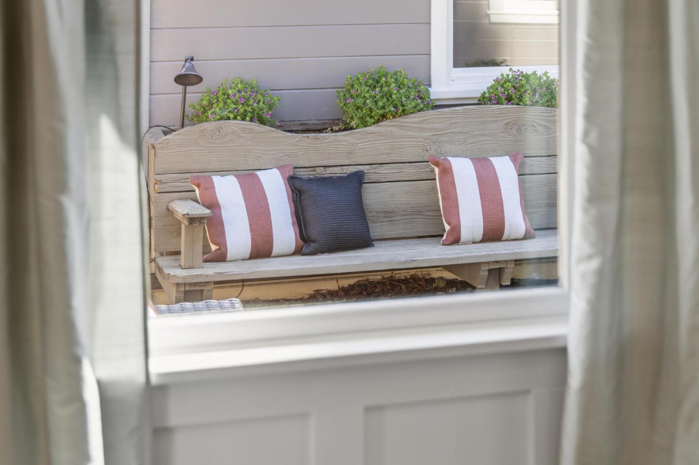 Detail Gallery Image 25 of 50 For 1325 Paloma Ave, Burlingame,  CA 94010 - 4 Beds | 2/1 Baths