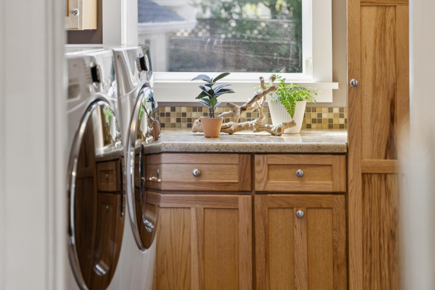 Detail Gallery Image 29 of 50 For 1325 Paloma Ave, Burlingame,  CA 94010 - 4 Beds | 2/1 Baths