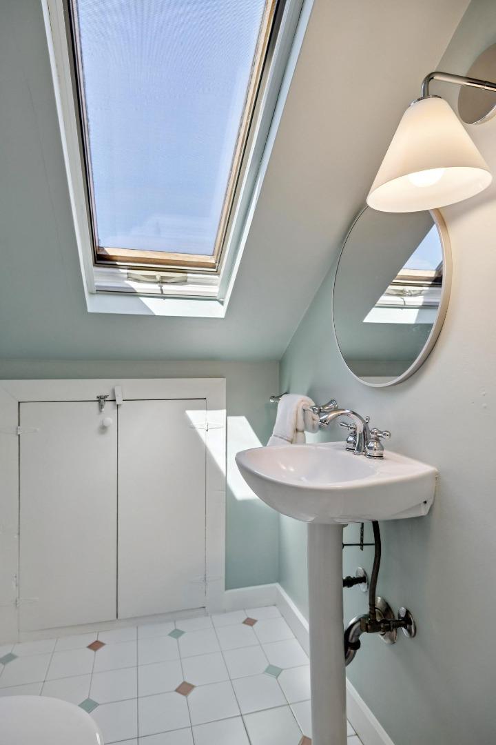 Detail Gallery Image 35 of 50 For 1325 Paloma Ave, Burlingame,  CA 94010 - 4 Beds | 2/1 Baths