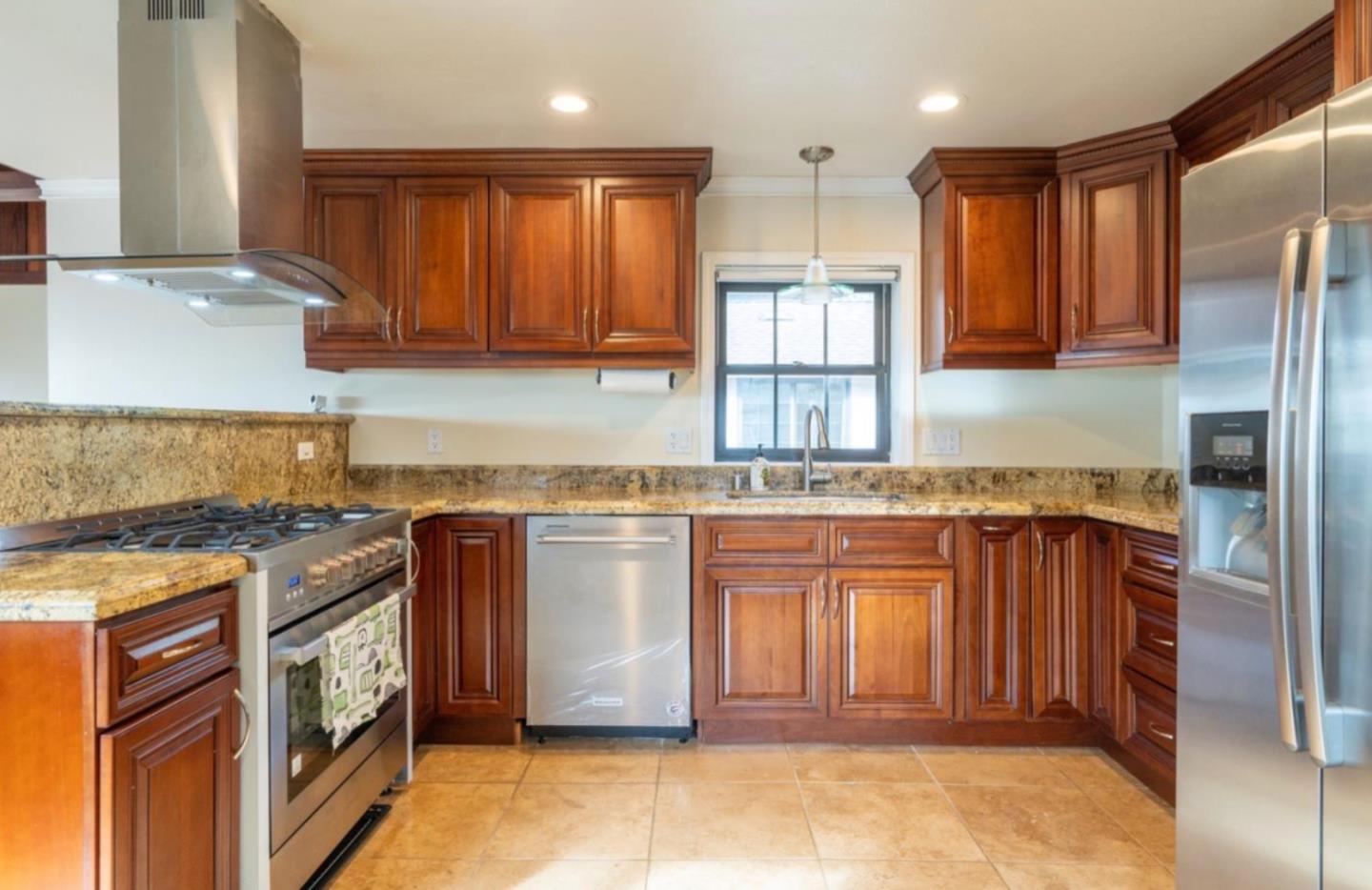 Detail Gallery Image 11 of 23 For 363 Bancroft Way, Pacifica,  CA 94044 - 4 Beds | 2 Baths