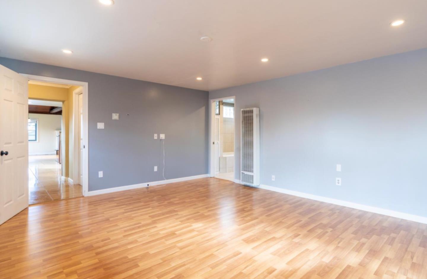 Detail Gallery Image 12 of 23 For 363 Bancroft Way, Pacifica,  CA 94044 - 4 Beds | 2 Baths