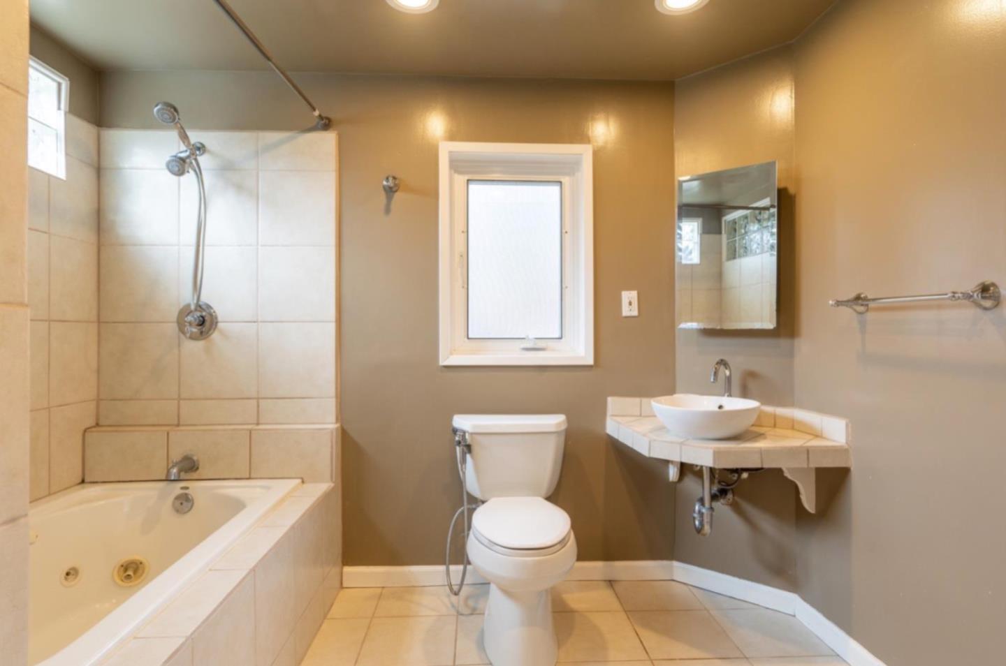 Detail Gallery Image 14 of 23 For 363 Bancroft Way, Pacifica,  CA 94044 - 4 Beds | 2 Baths
