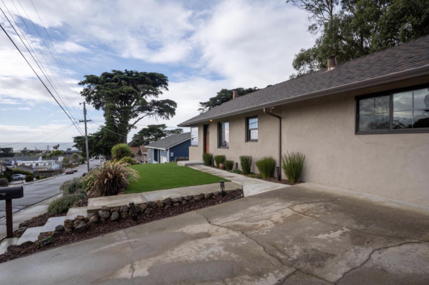 Detail Gallery Image 2 of 23 For 363 Bancroft Way, Pacifica,  CA 94044 - 4 Beds | 2 Baths