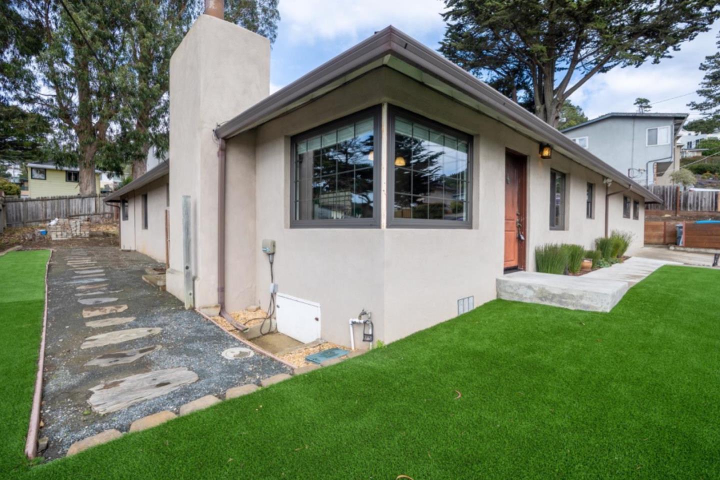 Detail Gallery Image 4 of 23 For 363 Bancroft Way, Pacifica,  CA 94044 - 4 Beds | 2 Baths
