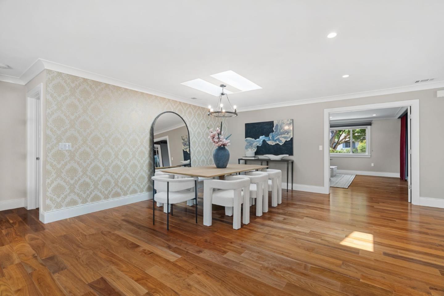 Detail Gallery Image 13 of 56 For 1271 Petersen Ct, Los Altos,  CA 94024 - 4 Beds | 3/1 Baths