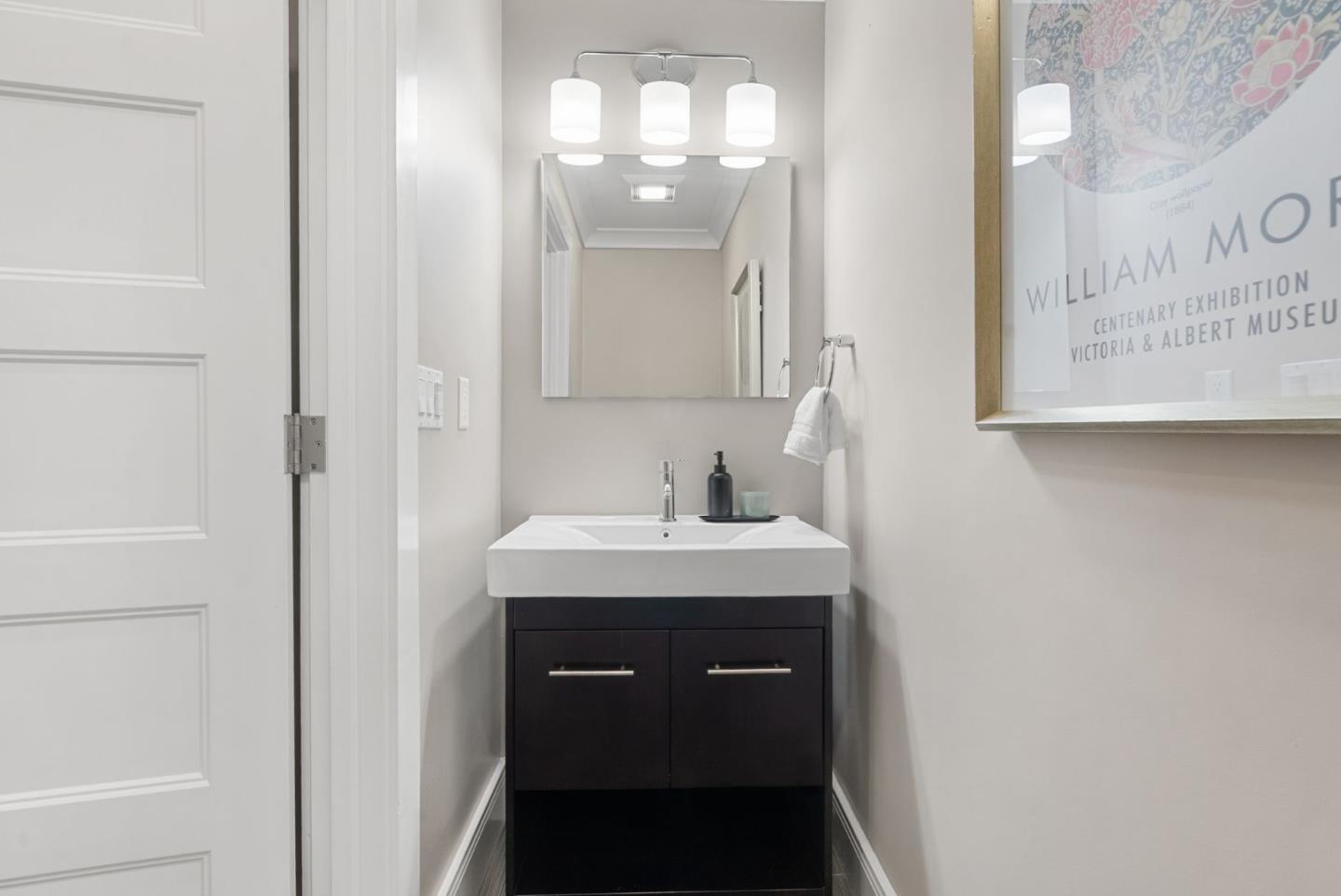 Detail Gallery Image 25 of 56 For 1271 Petersen Ct, Los Altos,  CA 94024 - 4 Beds | 3/1 Baths