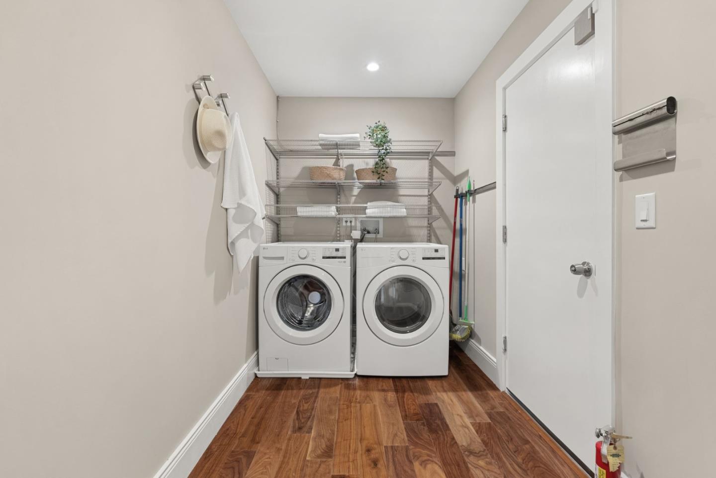 Detail Gallery Image 34 of 56 For 1271 Petersen Ct, Los Altos,  CA 94024 - 4 Beds | 3/1 Baths