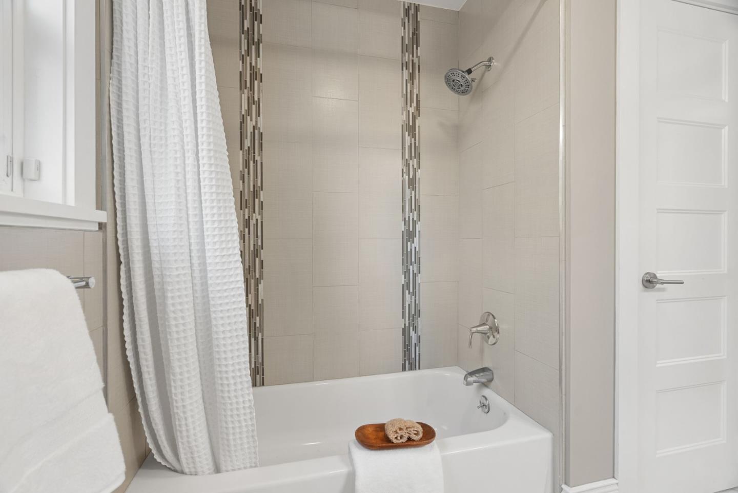 Detail Gallery Image 38 of 56 For 1271 Petersen Ct, Los Altos,  CA 94024 - 4 Beds | 3/1 Baths