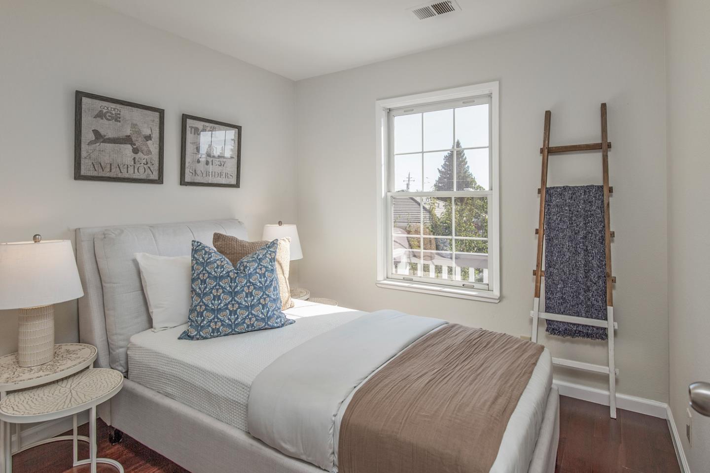 Detail Gallery Image 14 of 21 For 10021 Carmona Ct, Cupertino,  CA 95014 - 3 Beds | 2/1 Baths