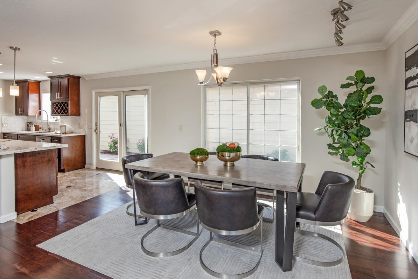 Detail Gallery Image 6 of 21 For 10021 Carmona Ct, Cupertino,  CA 95014 - 3 Beds | 2/1 Baths
