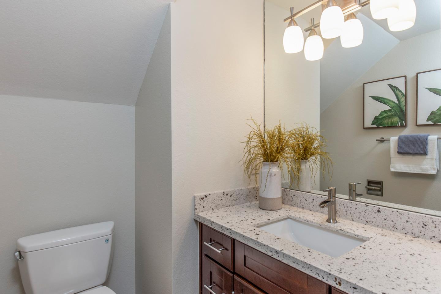 Detail Gallery Image 9 of 21 For 10021 Carmona Ct, Cupertino,  CA 95014 - 3 Beds | 2/1 Baths