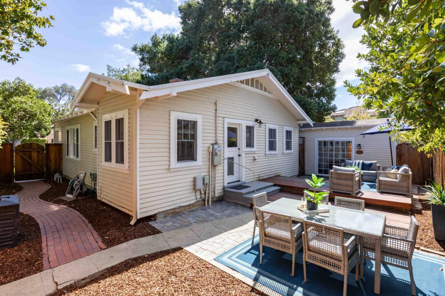 Detail Gallery Image 16 of 20 For 671 Kingsley Ave, Palo Alto,  CA 94301 - 2 Beds | 1 Baths