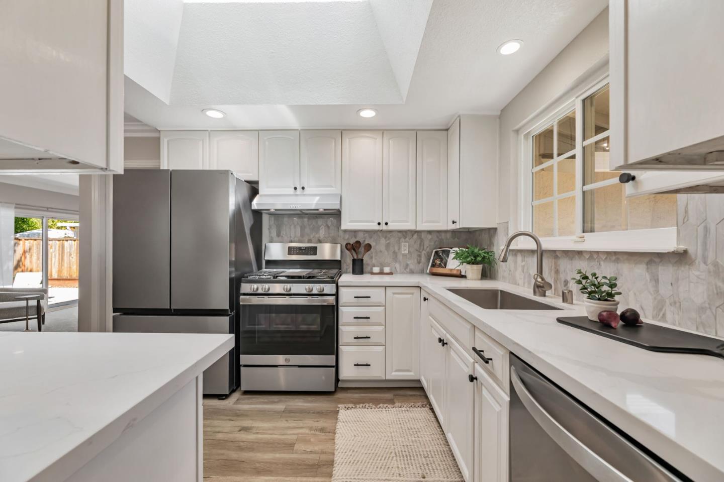 Detail Gallery Image 13 of 47 For 5897 Cabral Ave, San Jose,  CA 95123 - 4 Beds | 2 Baths