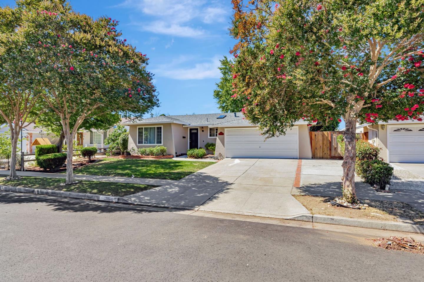 Detail Gallery Image 4 of 47 For 5897 Cabral Ave, San Jose,  CA 95123 - 4 Beds | 2 Baths