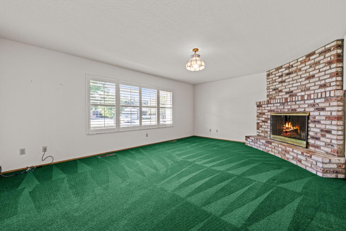 Detail Gallery Image 16 of 55 For 1050 Juniper Dr, Hollister,  CA 95023 - 4 Beds | 2/1 Baths
