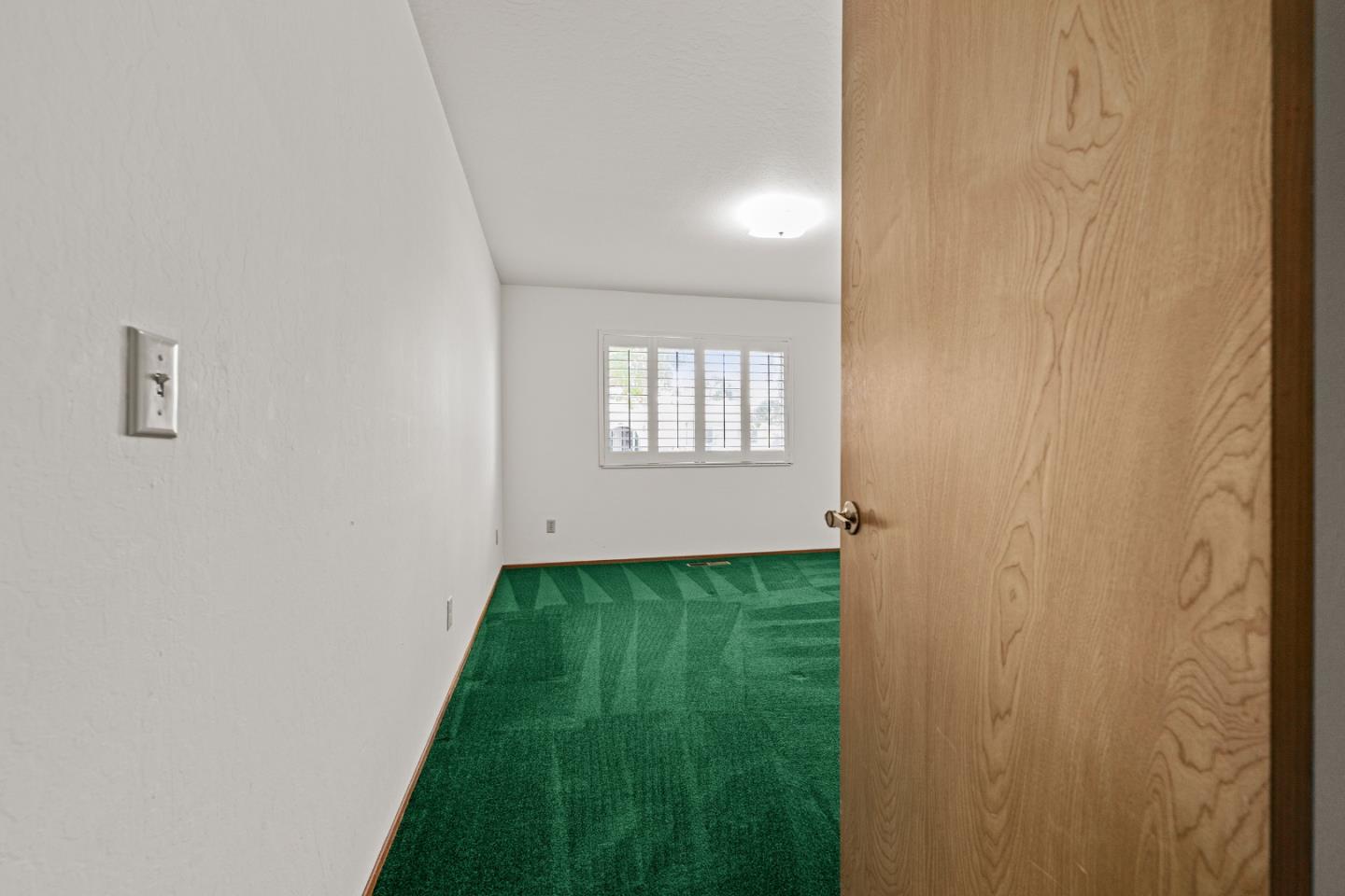 Detail Gallery Image 21 of 55 For 1050 Juniper Dr, Hollister,  CA 95023 - 4 Beds | 2/1 Baths