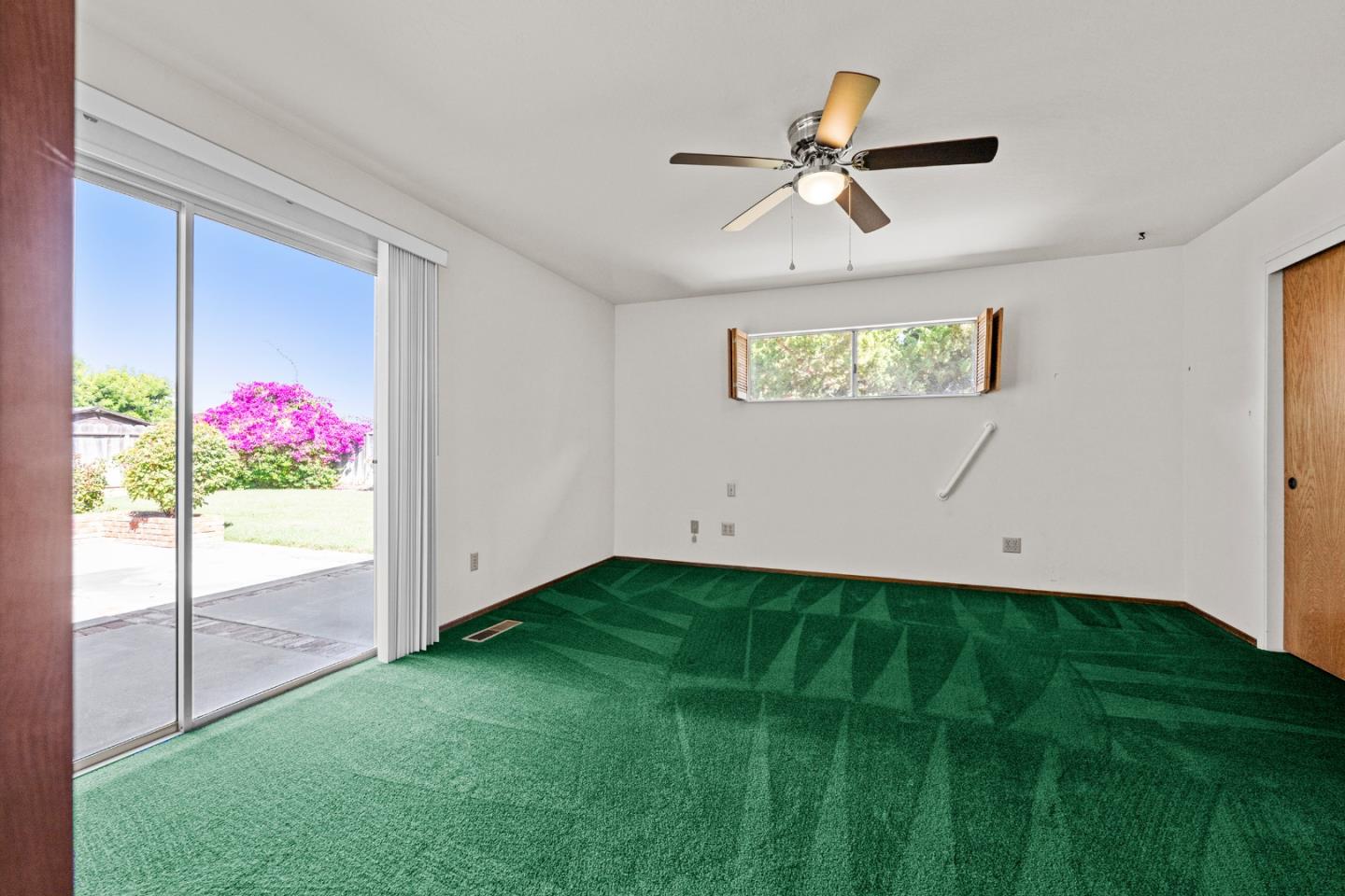 Detail Gallery Image 34 of 55 For 1050 Juniper Dr, Hollister,  CA 95023 - 4 Beds | 2/1 Baths