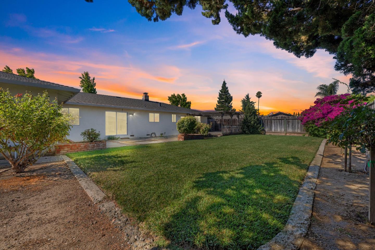 Detail Gallery Image 49 of 55 For 1050 Juniper Dr, Hollister,  CA 95023 - 4 Beds | 2/1 Baths