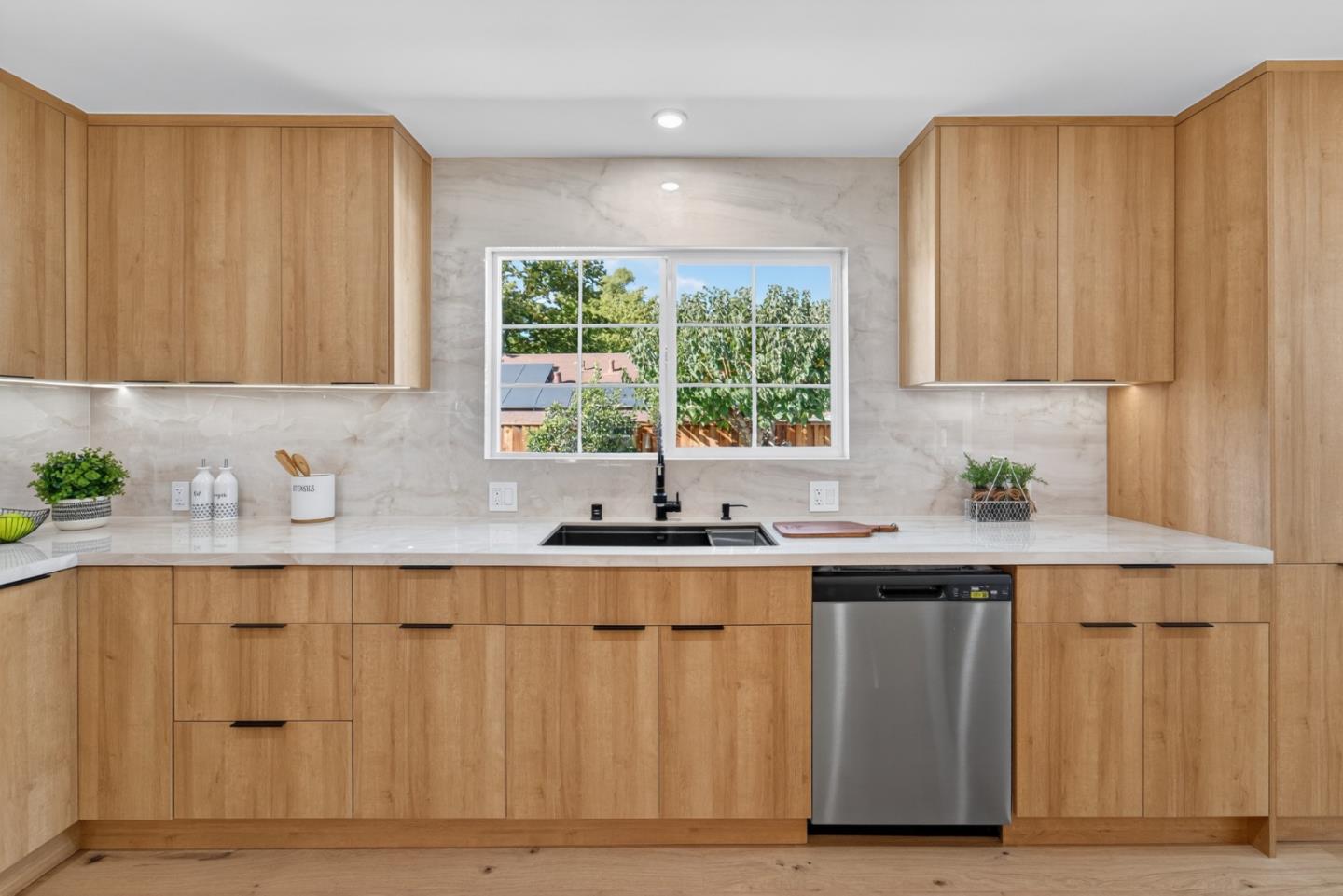 Detail Gallery Image 11 of 42 For 497 Curie Dr, San Jose,  CA 95123 - 3 Beds | 2 Baths