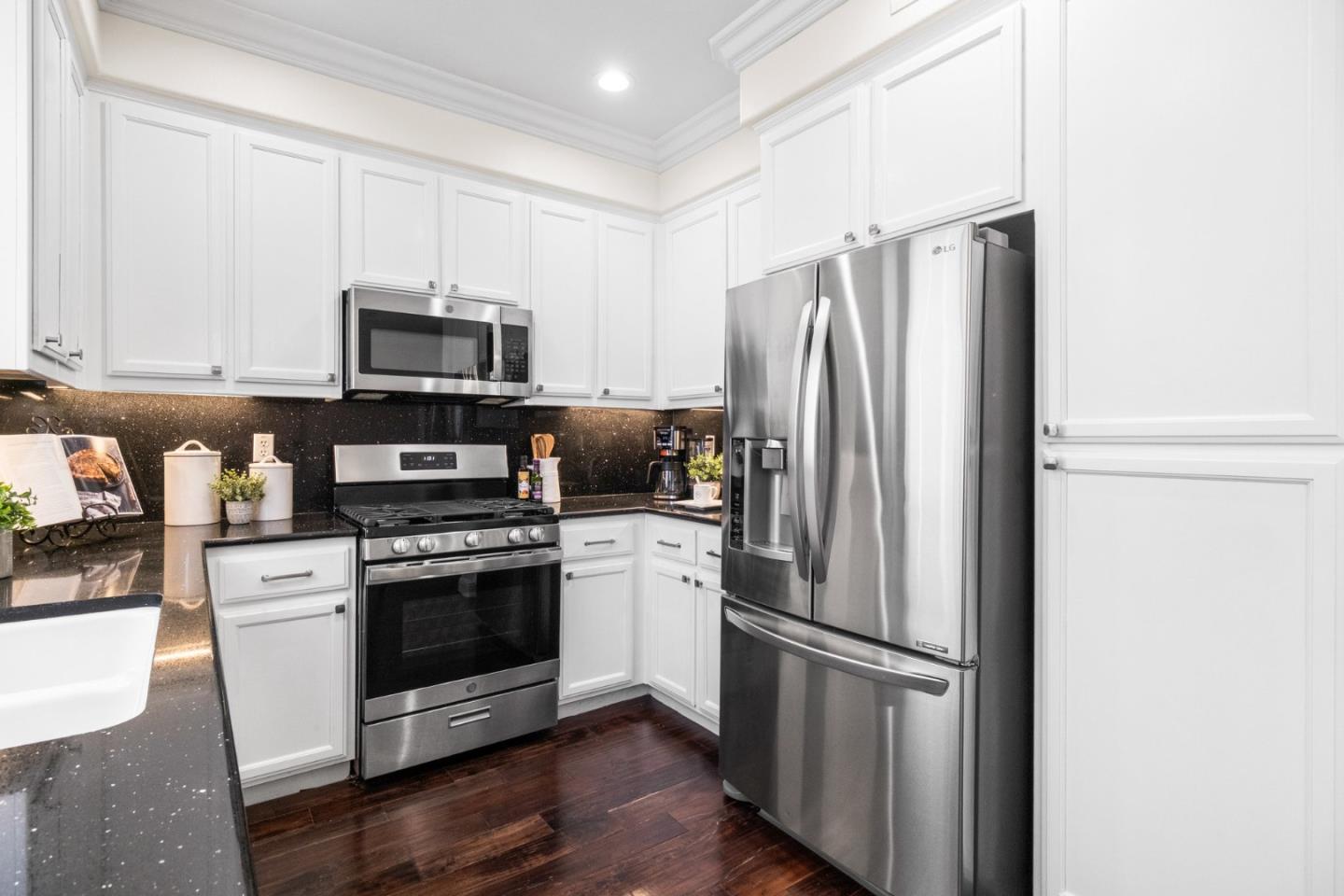 Detail Gallery Image 19 of 46 For 1898 Garzoni Pl, Santa Clara,  CA 95054 - 3 Beds | 2/1 Baths