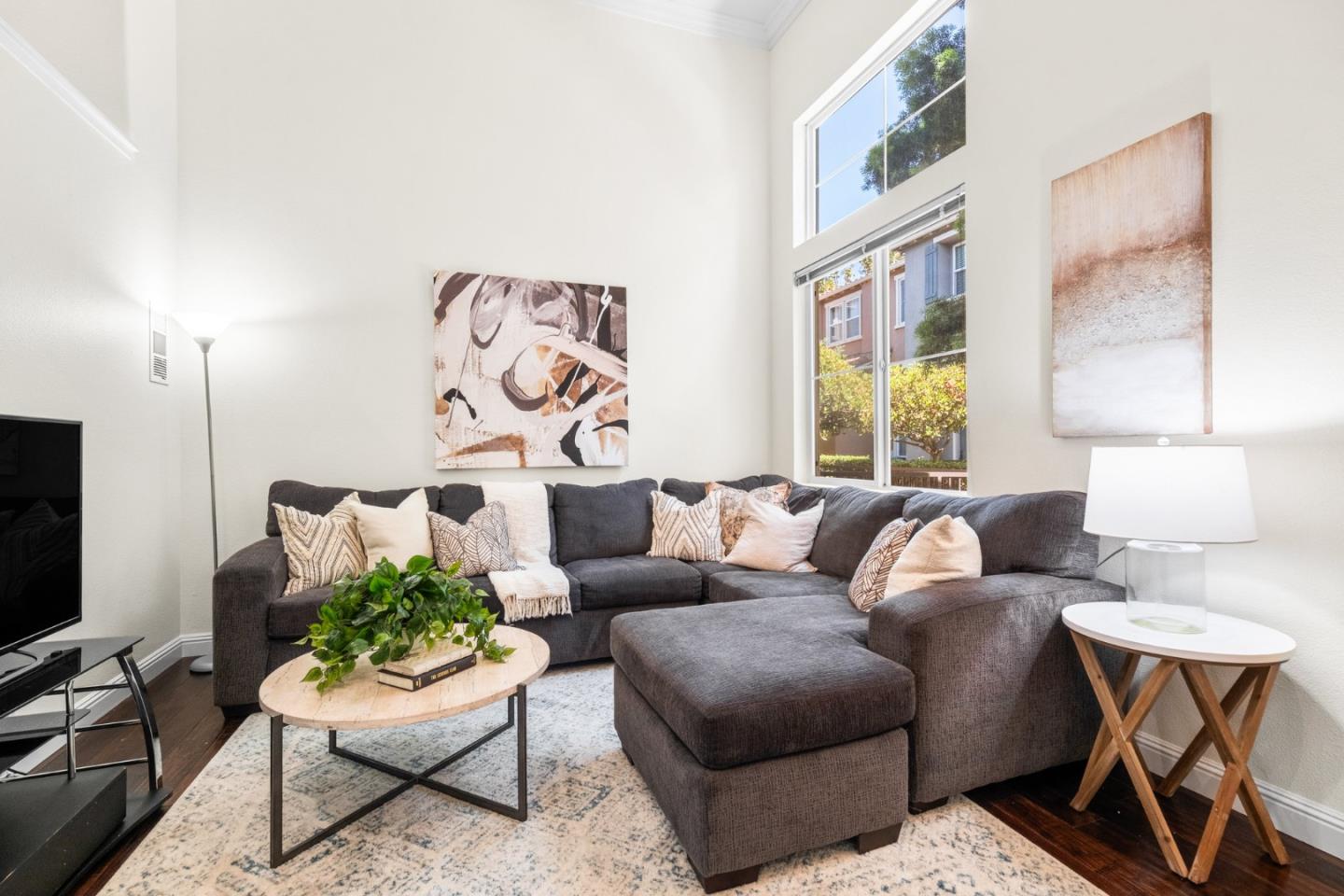 Detail Gallery Image 4 of 46 For 1898 Garzoni Pl, Santa Clara,  CA 95054 - 3 Beds | 2/1 Baths