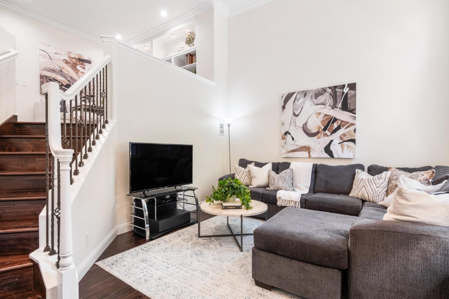 Detail Gallery Image 8 of 46 For 1898 Garzoni Pl, Santa Clara,  CA 95054 - 3 Beds | 2/1 Baths