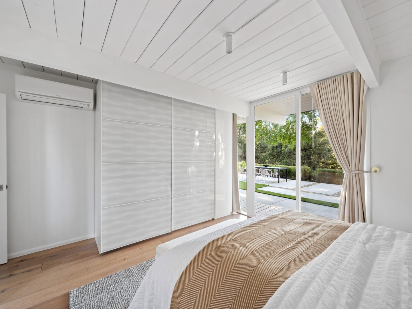 Detail Gallery Image 24 of 40 For 2272 Bunker Hill Dr, San Mateo,  CA 94402 - 4 Beds | 2 Baths