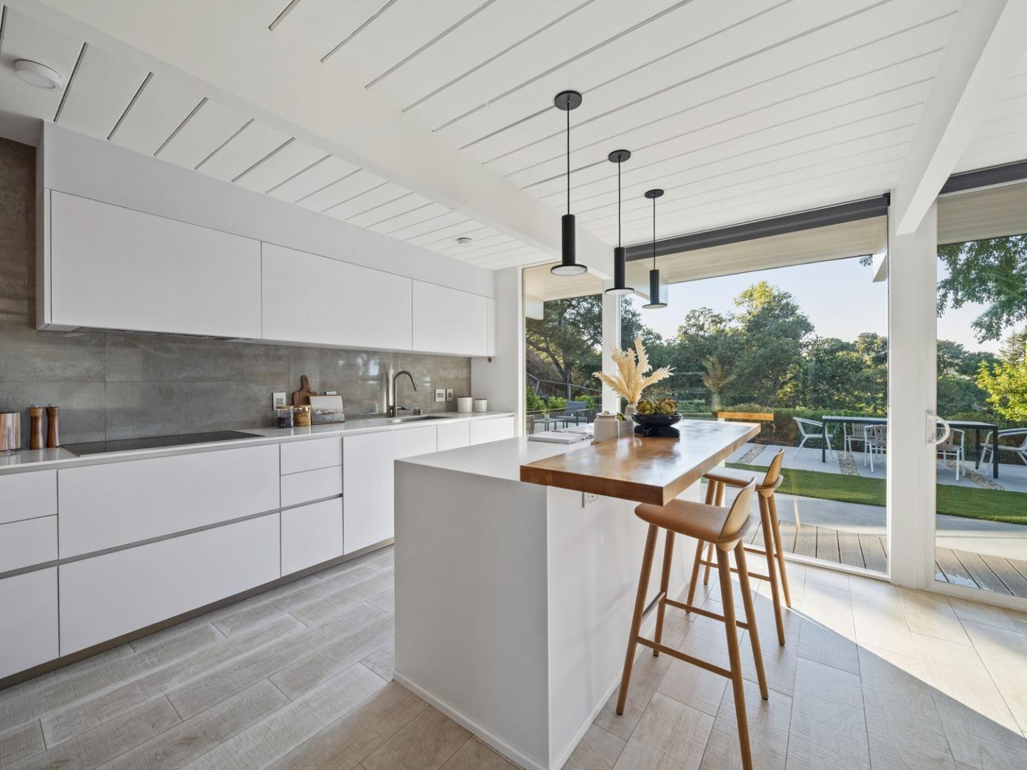 Detail Gallery Image 3 of 40 For 2272 Bunker Hill Dr, San Mateo,  CA 94402 - 4 Beds | 2 Baths