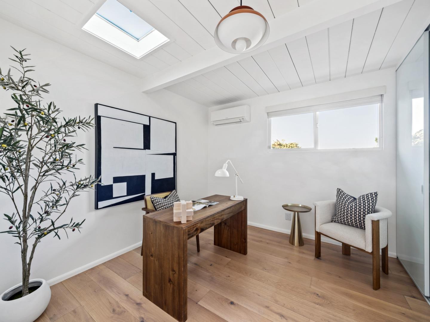 Detail Gallery Image 31 of 40 For 2272 Bunker Hill Dr, San Mateo,  CA 94402 - 4 Beds | 2 Baths