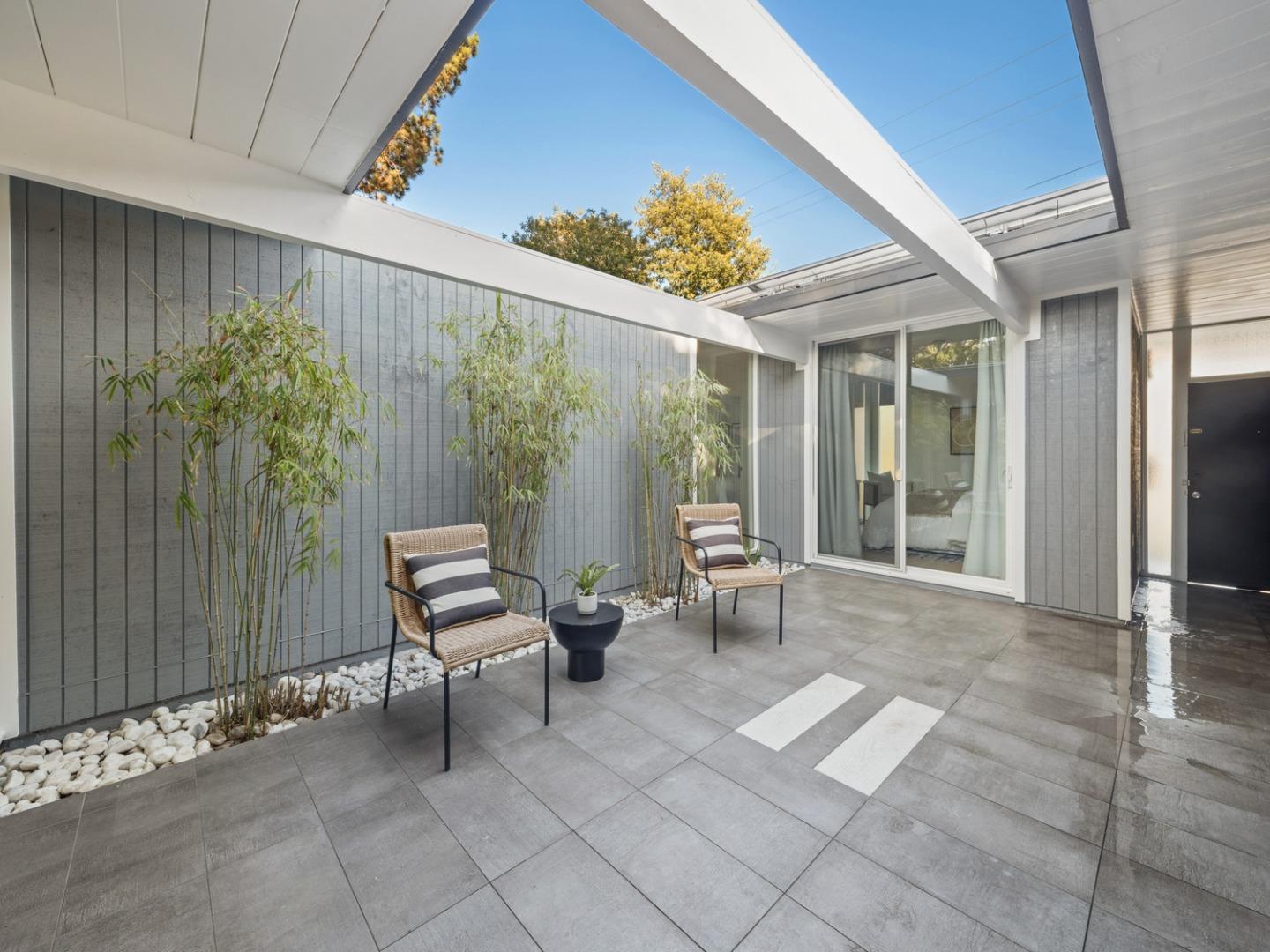 Detail Gallery Image 34 of 40 For 2272 Bunker Hill Dr, San Mateo,  CA 94402 - 4 Beds | 2 Baths