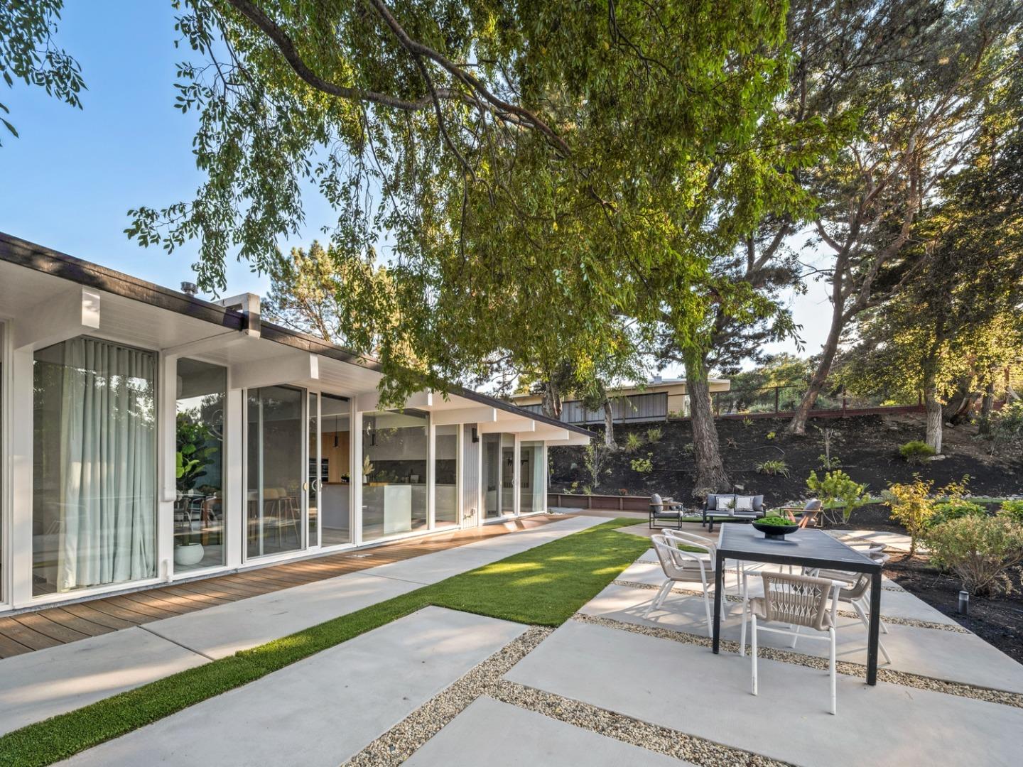 Detail Gallery Image 39 of 40 For 2272 Bunker Hill Dr, San Mateo,  CA 94402 - 4 Beds | 2 Baths